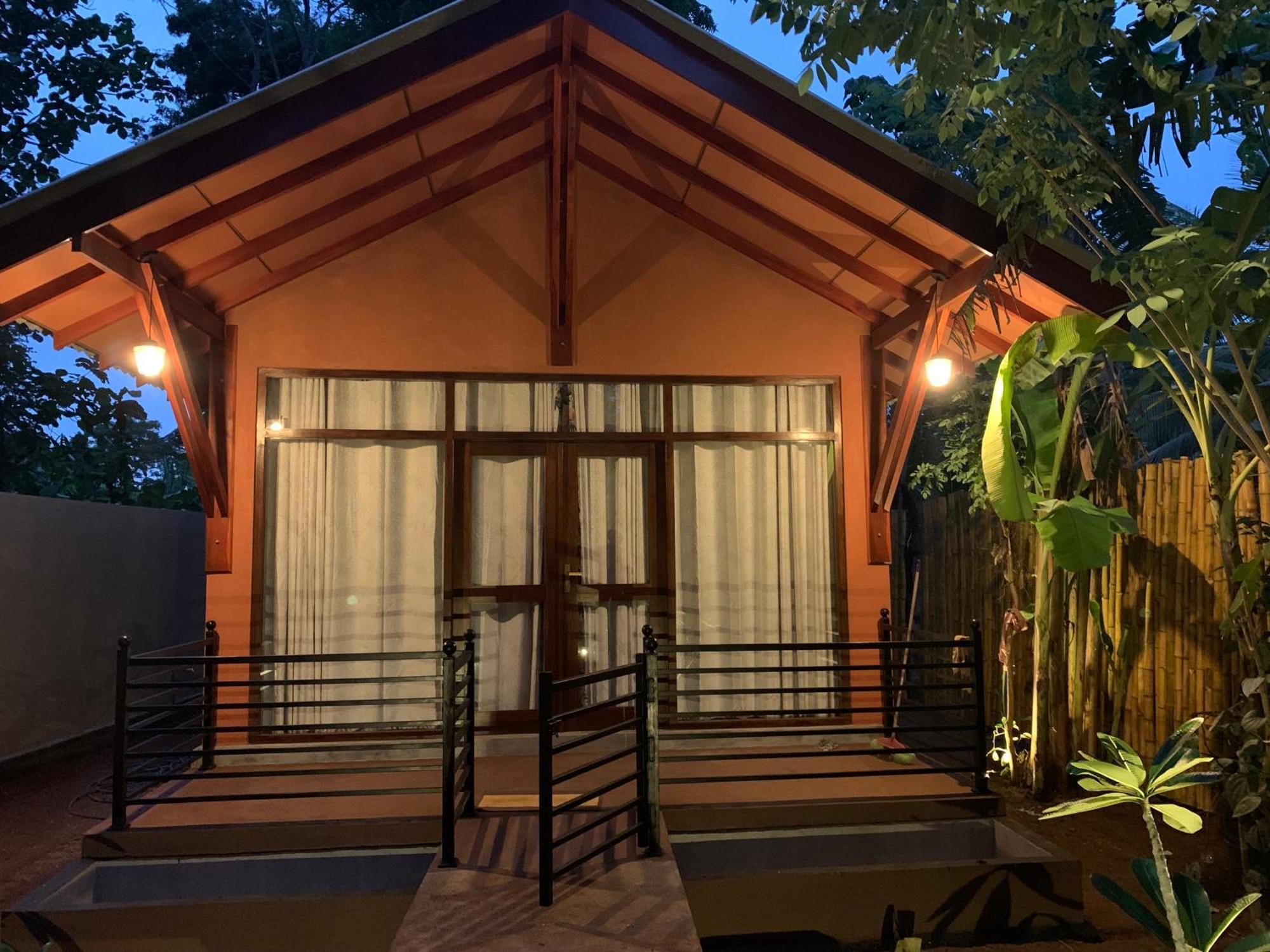 Mango Tree House Hotel Udawalawe Bagian luar foto